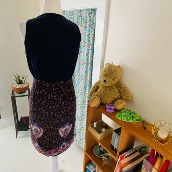 J. Crew The Pencil Skirt in Sateen Dot (size 2) - Picture 5 of 10